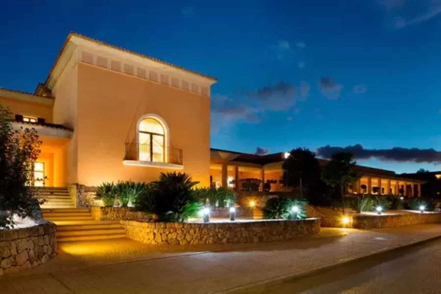 Why Choose Marriott Club Son Antem