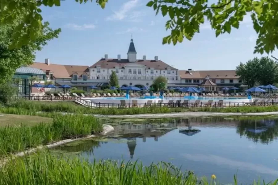 Luxury stay at Marriott’s Village d'Ile-de-France by Bon Voyage Timeshare